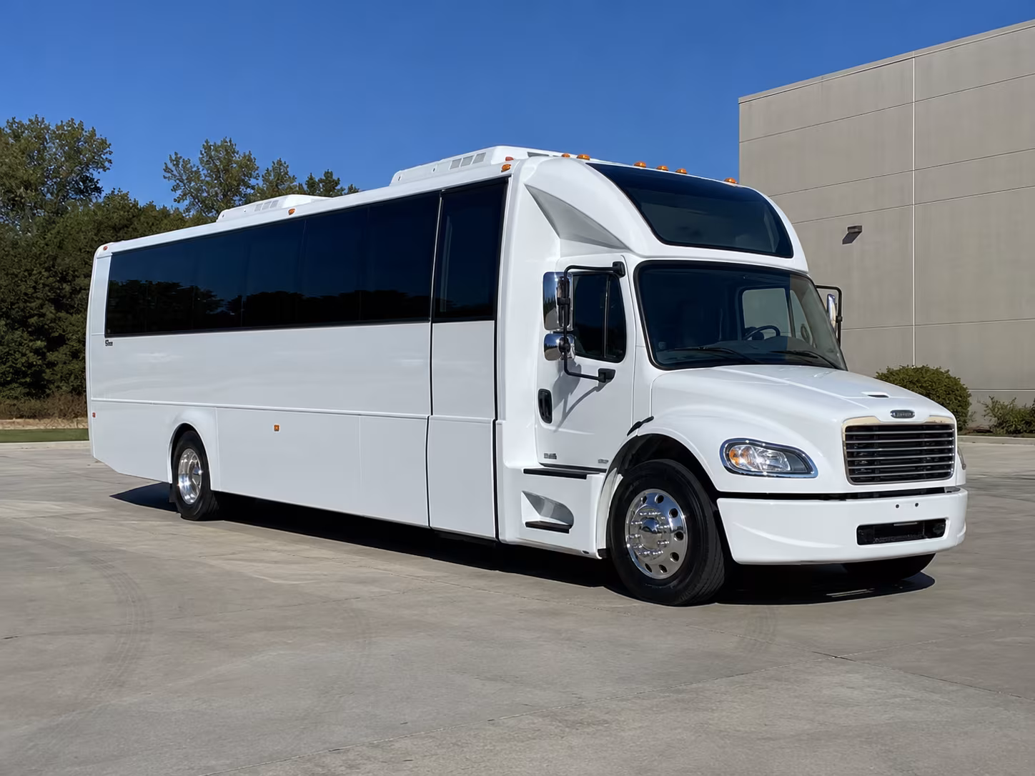 alhambra 28 passenger party bus