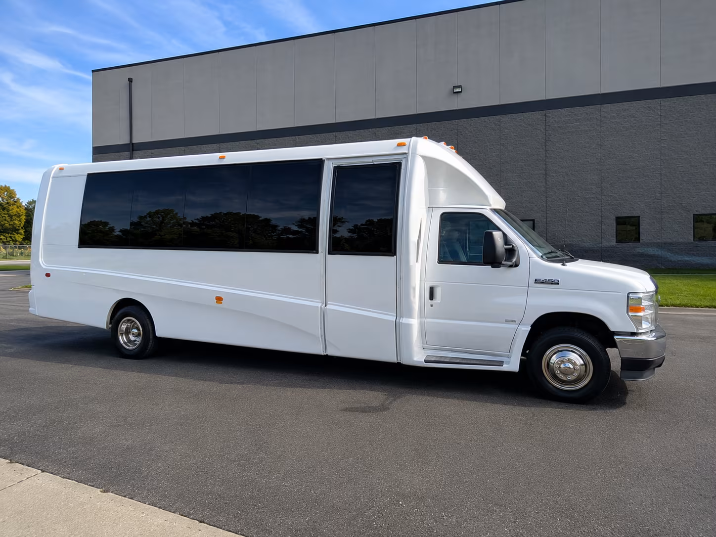 corporate airport transfer buses serving lax burbank and ontario